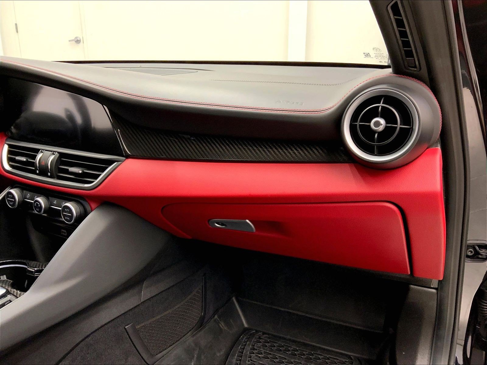Used 2021 Alfa Romeo Giulia Quadrifoglio RWD image 22
