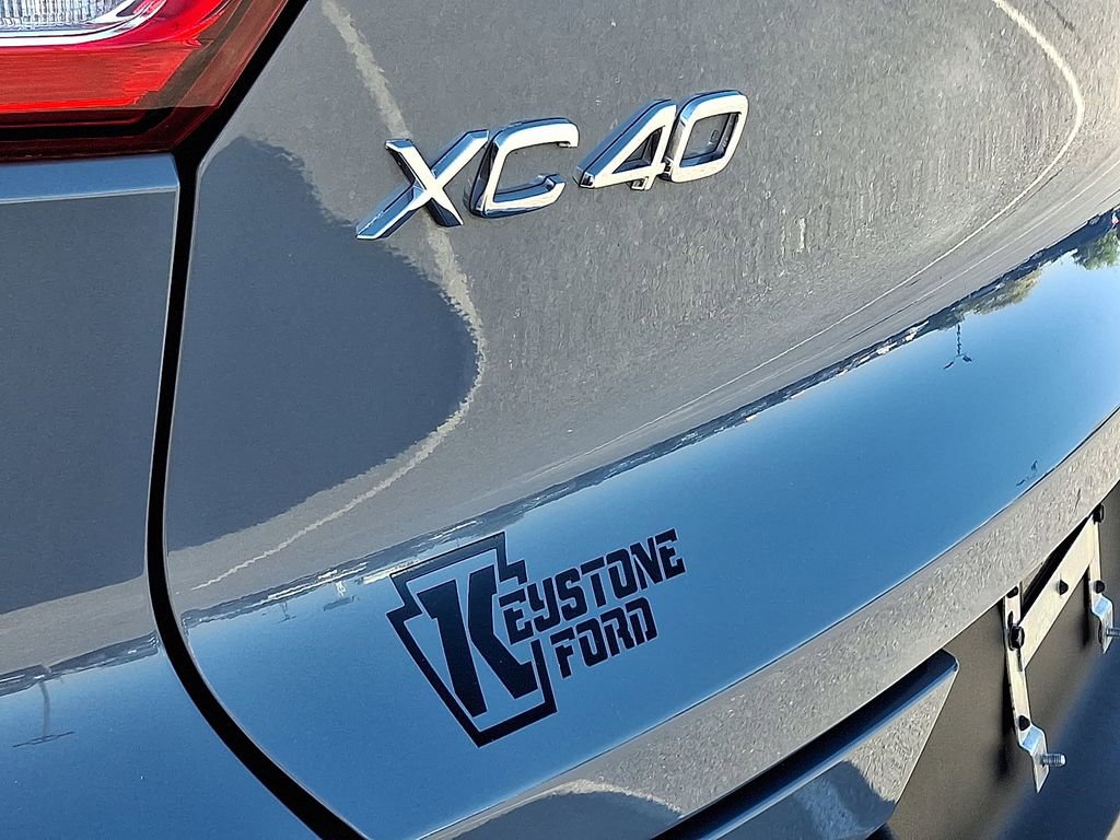 Used 2020 Volvo XC40 T5 R-Design w/ Protection Package Premier image 36