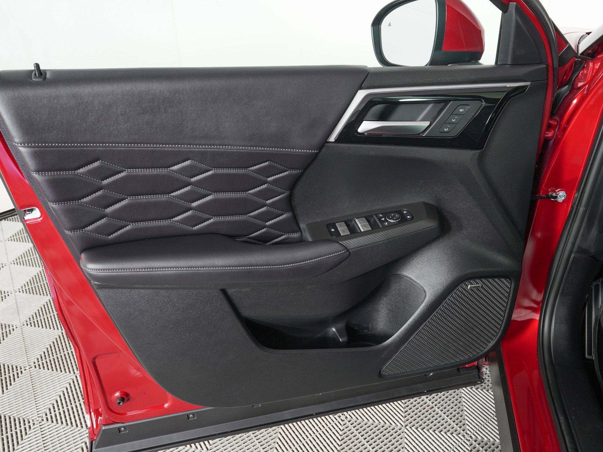 Used 2025 Mitsubishi Outlander SEL image 14