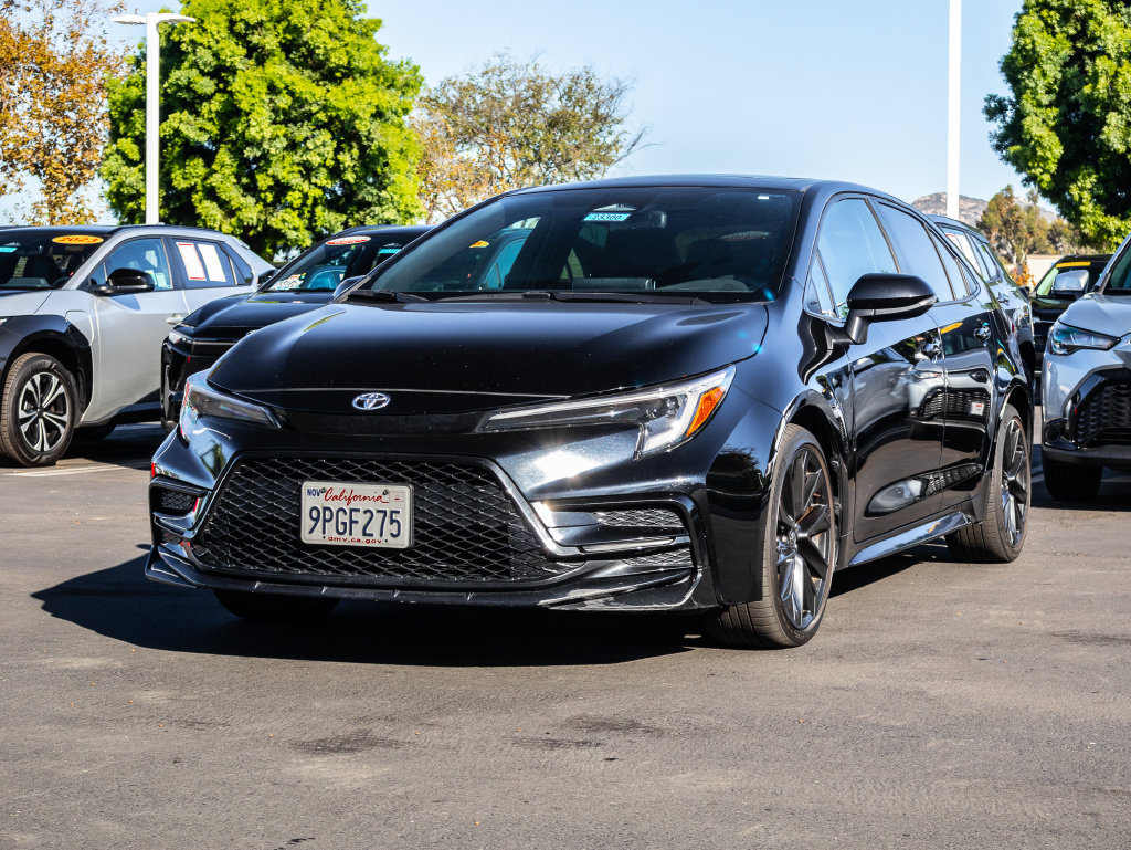 Used 2024 Toyota Corolla SE w/ SE Premium Package FWD image 4
