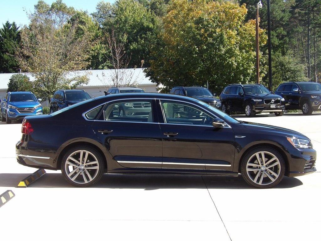 Used 2017 Volkswagen Passat 1.8T R-Line image 9