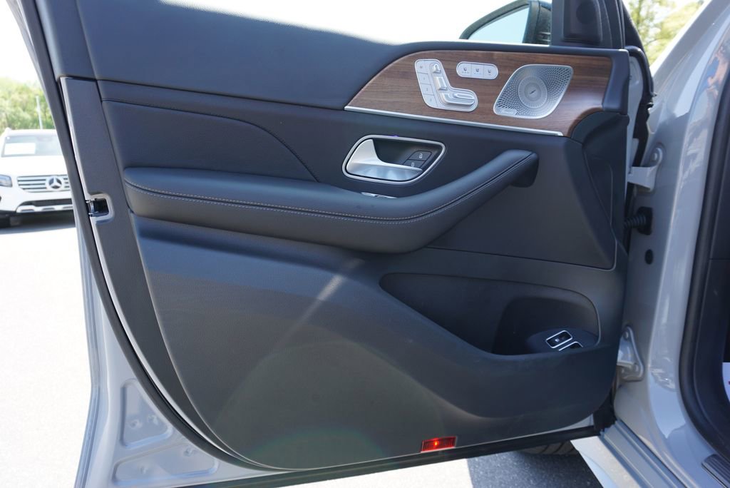 Certified 2025 Mercedes-Benz GLE 450e 4MATIC image 17