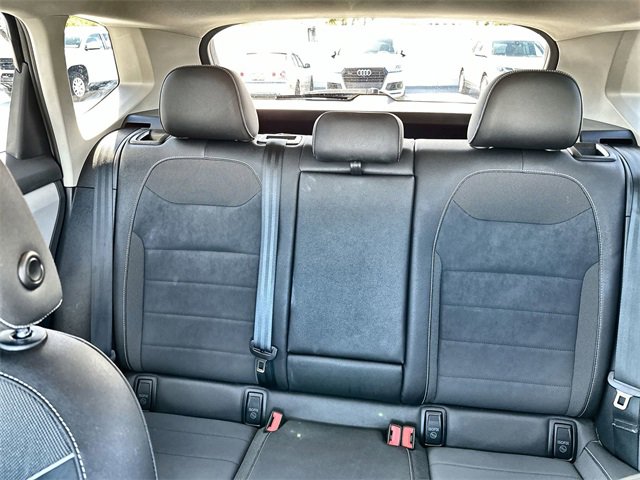 Used 2024 Volkswagen Taos SE image 27