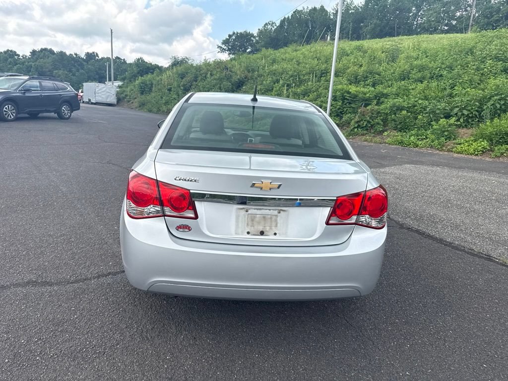 Used 2013 Chevrolet Cruze LS FWD image 8
