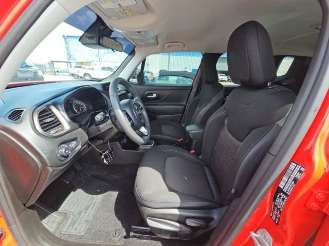 Used 2023 Jeep Renegade Latitude AWD/4WD image 9