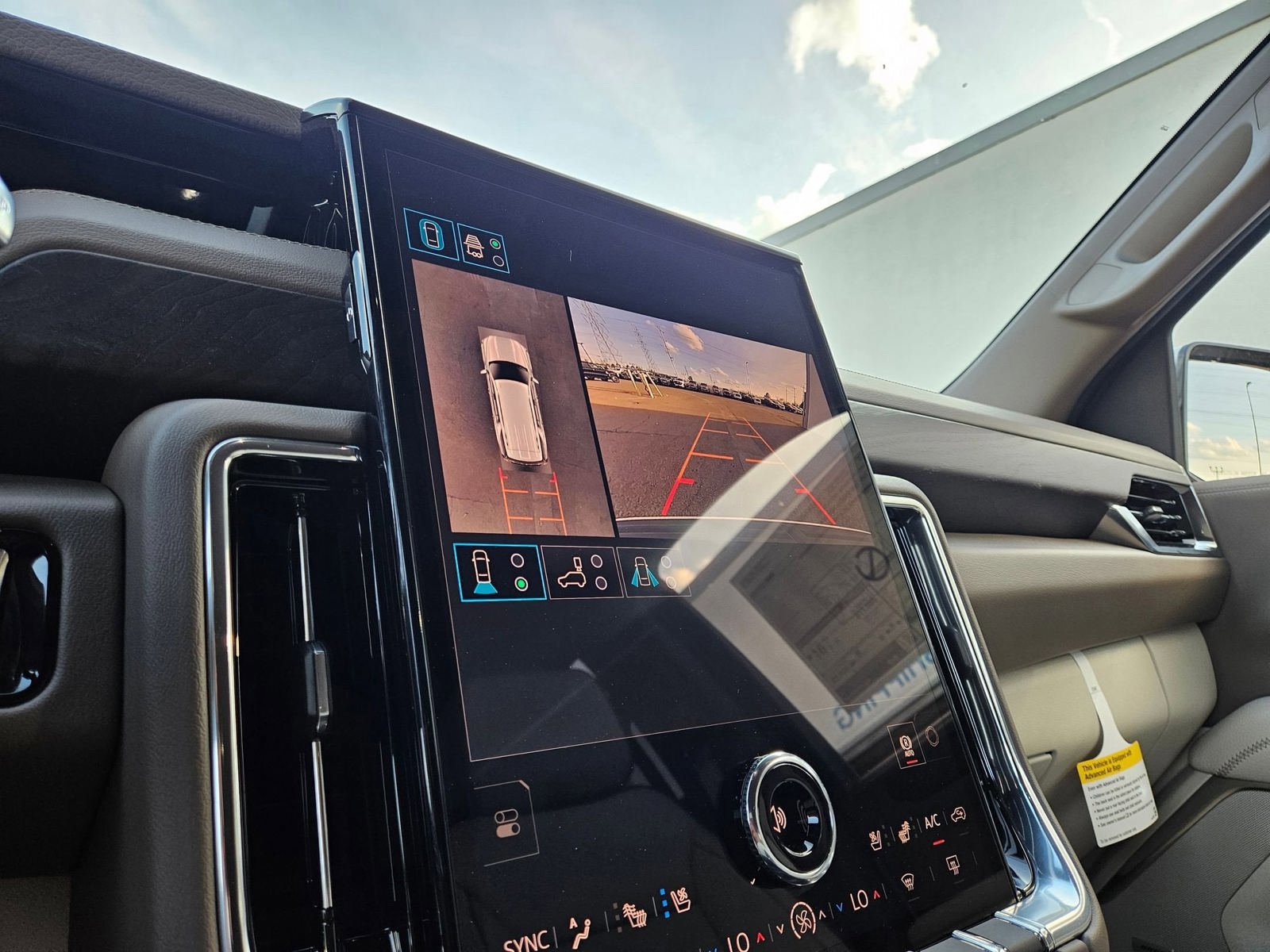 New 2026 GMC Yukon Denali AWD/4WD image 17