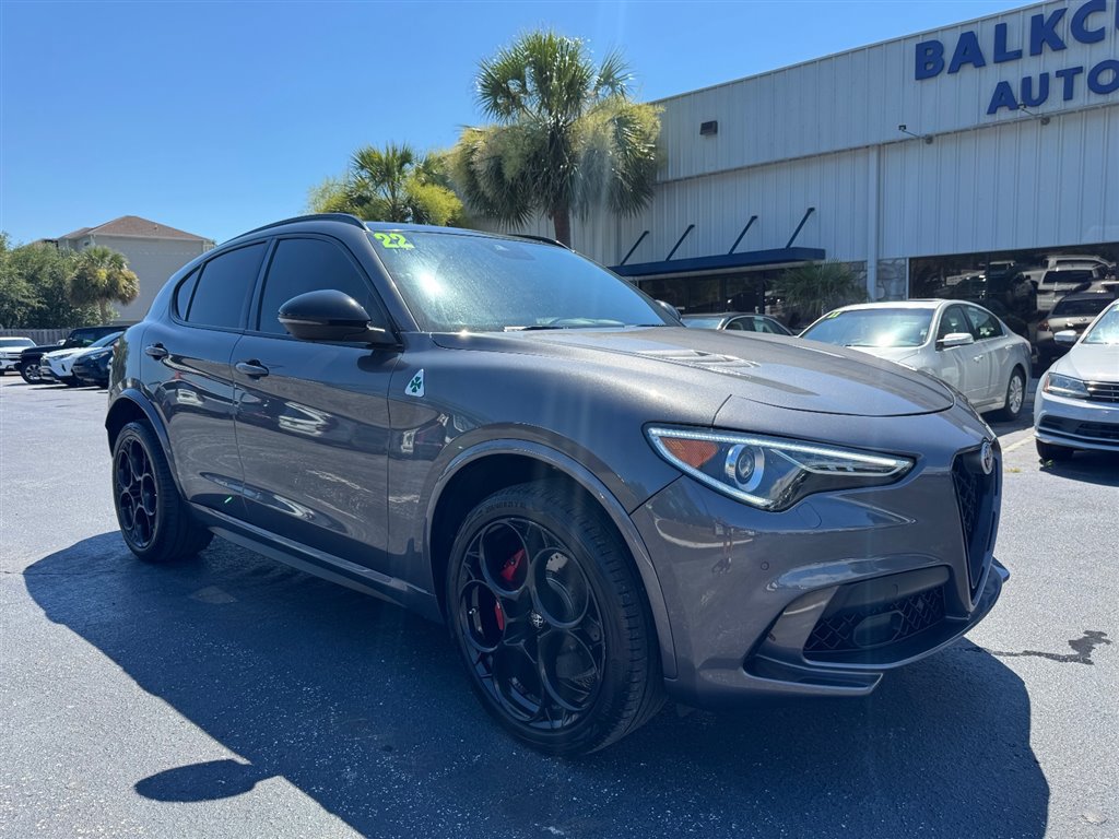 Used 2022 Alfa Romeo Stelvio Quadrifoglio AWD/4WD image 2