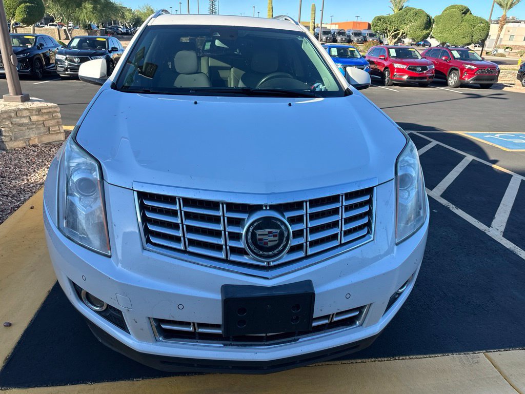 Used 2015 Cadillac SRX Premium w/ Driver Assist Package FWD image 2