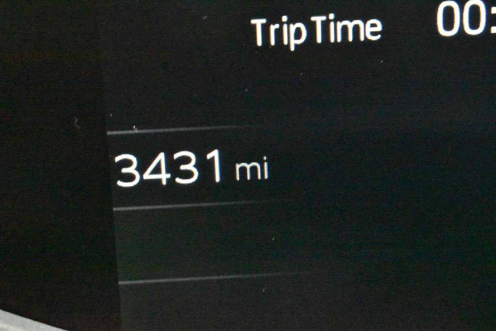 Used 2024 Toyota Prius XLE image 24