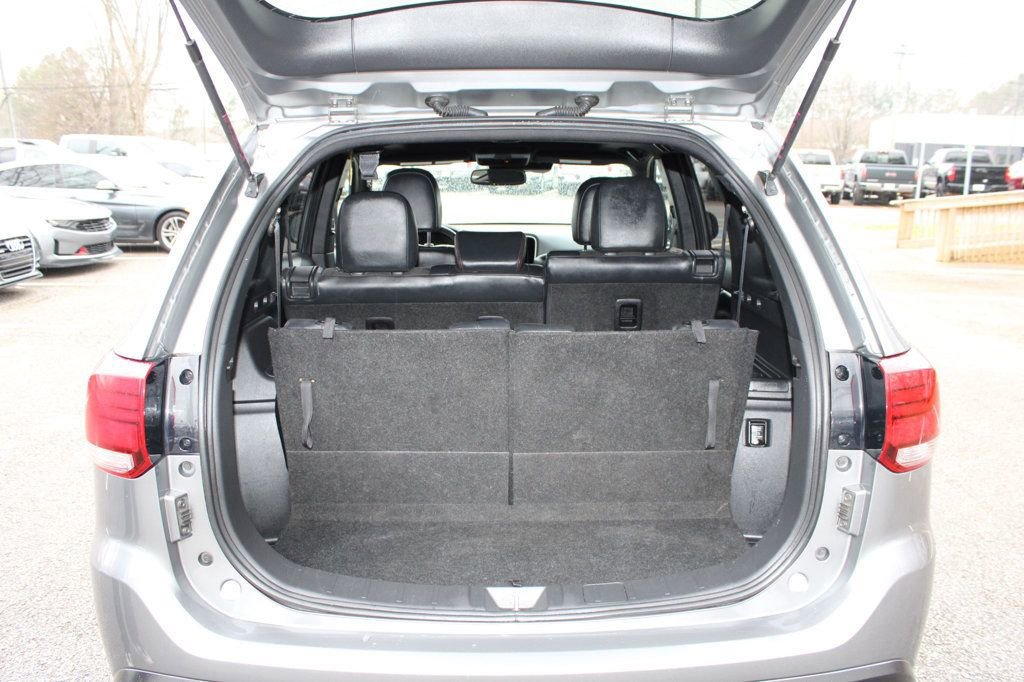 Used 2020 Mitsubishi Outlander LE image 7