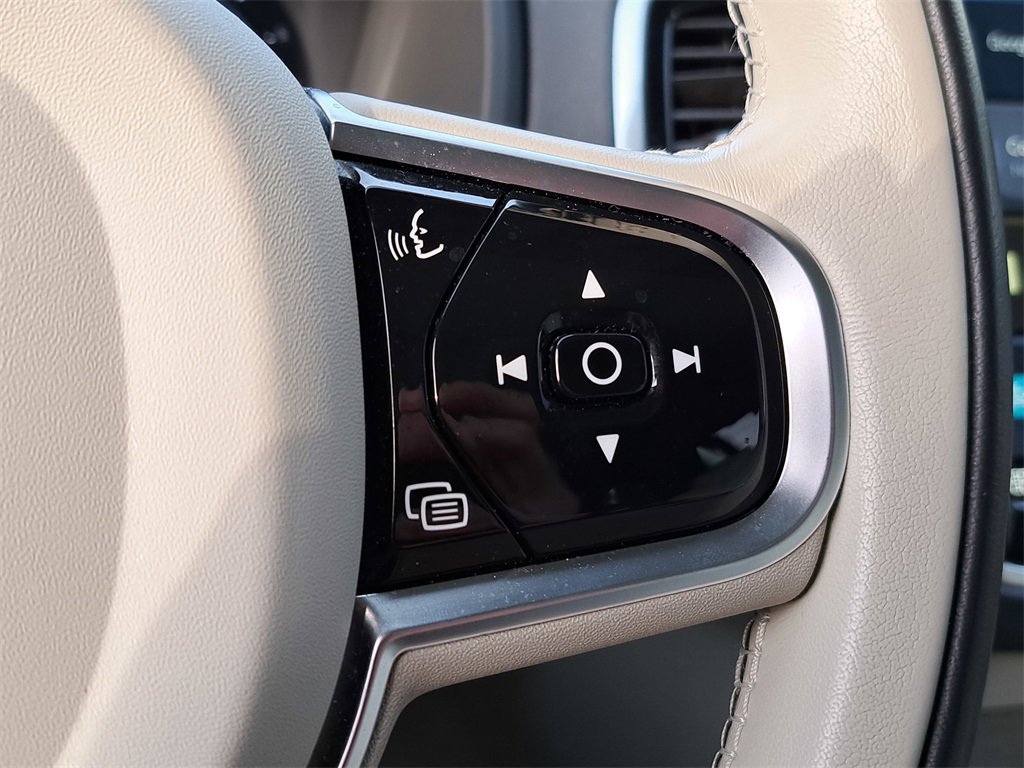 Used 2024 Volvo XC90 B5 Plus w/ Protection Package image 7