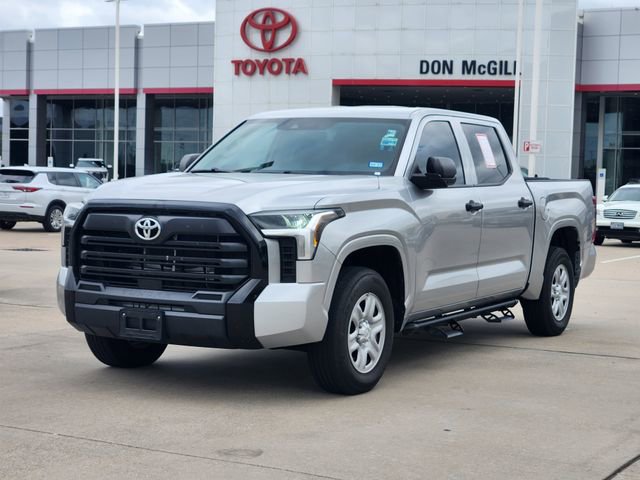 Used 2022 Toyota Tundra SR w/ SR Tow Package RWD image 3