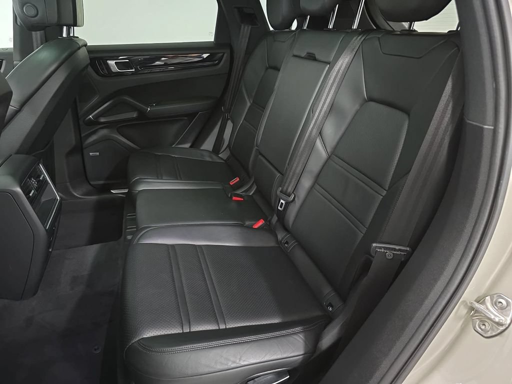 Certified 2020 Porsche Cayenne AWD/4WD image 27