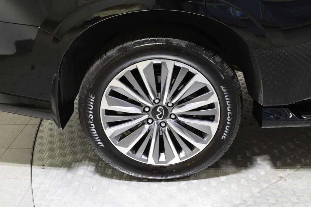 Certified 2026 INFINITI QX80 Luxe w/ Cargo Package AWD/4WD image 39