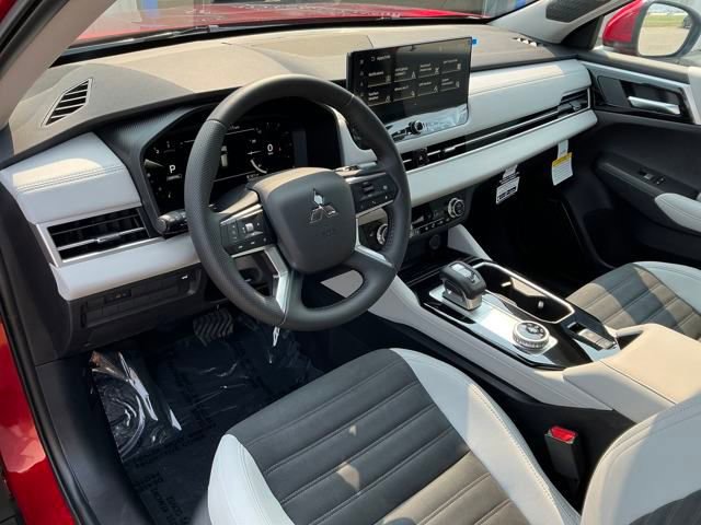 New 2025 Mitsubishi Outlander SE image 4