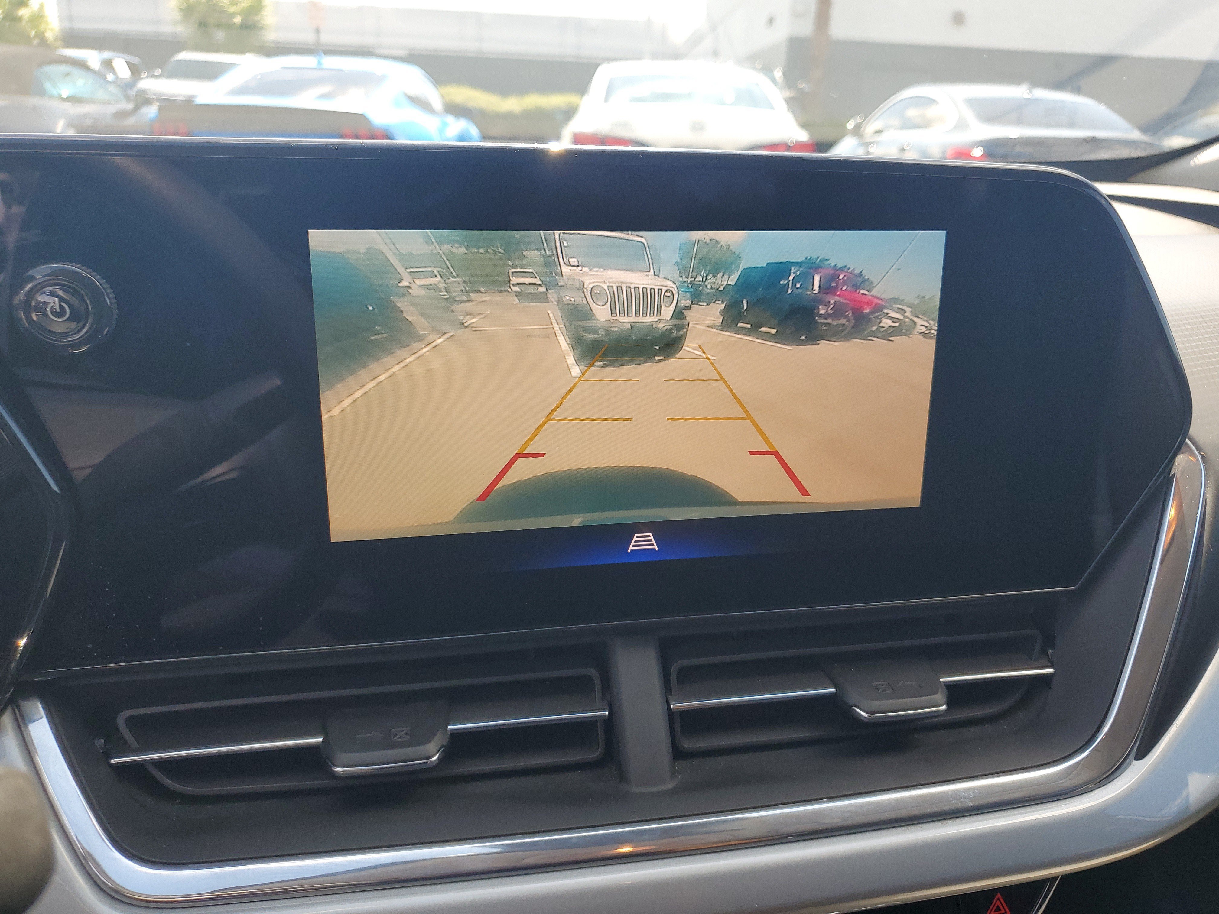 Used 2025 Chevrolet Trax LT FWD image 20