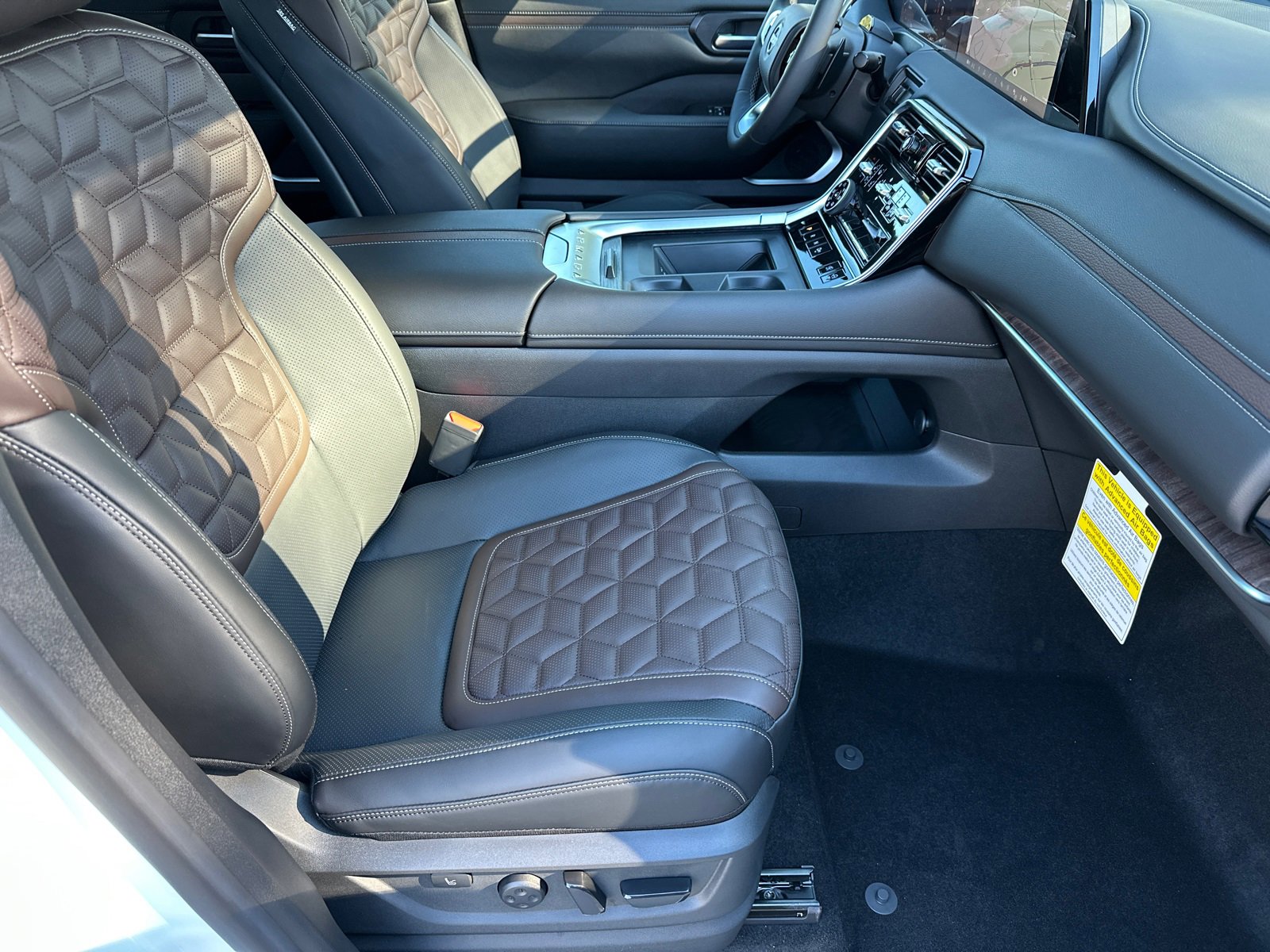 New 2026 Nissan Armada Platinum Reserve image 13