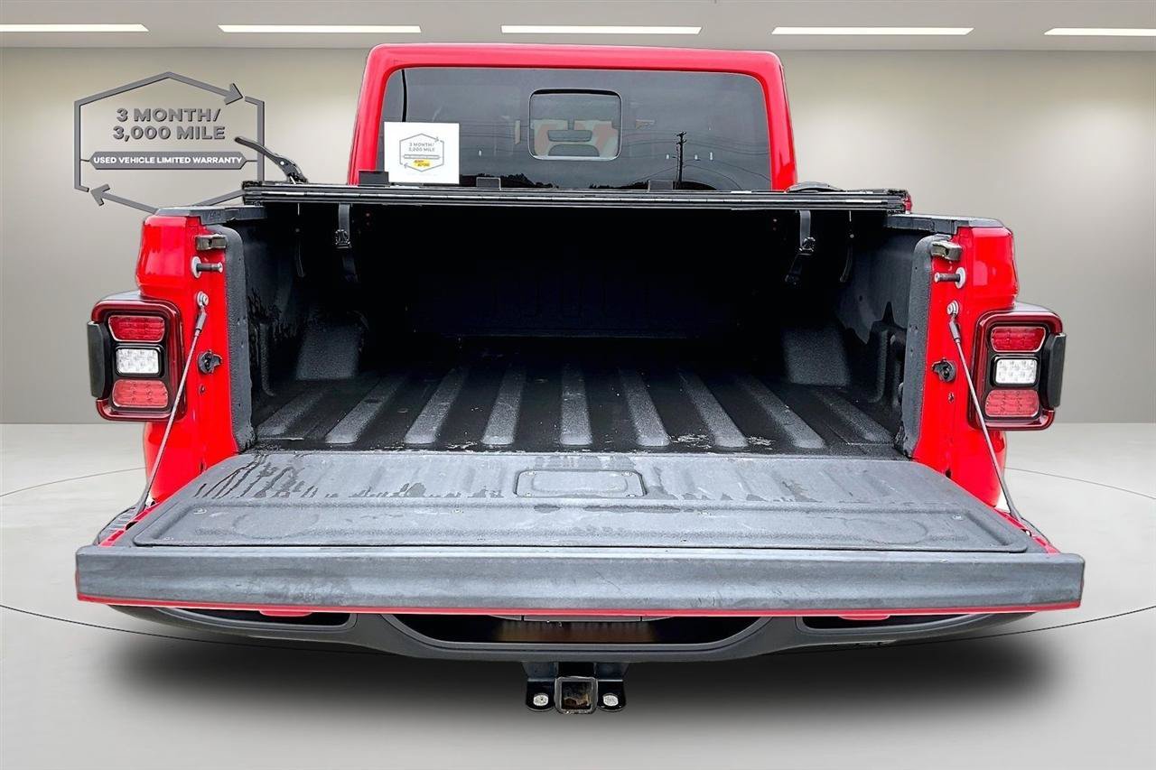 Used 2023 Jeep Gladiator Rubicon w/ LED Lighting Group AWD/4WD image 7