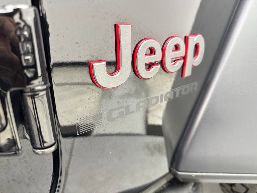 Used 2024 Jeep Gladiator Rubicon w/ Technology Group AWD/4WD image 24