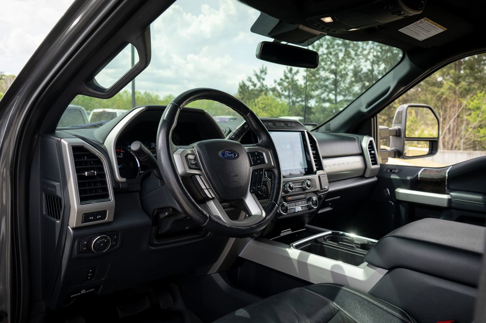 Used 2022 Ford F250 Lariat w/ Black Appearance Package image 13