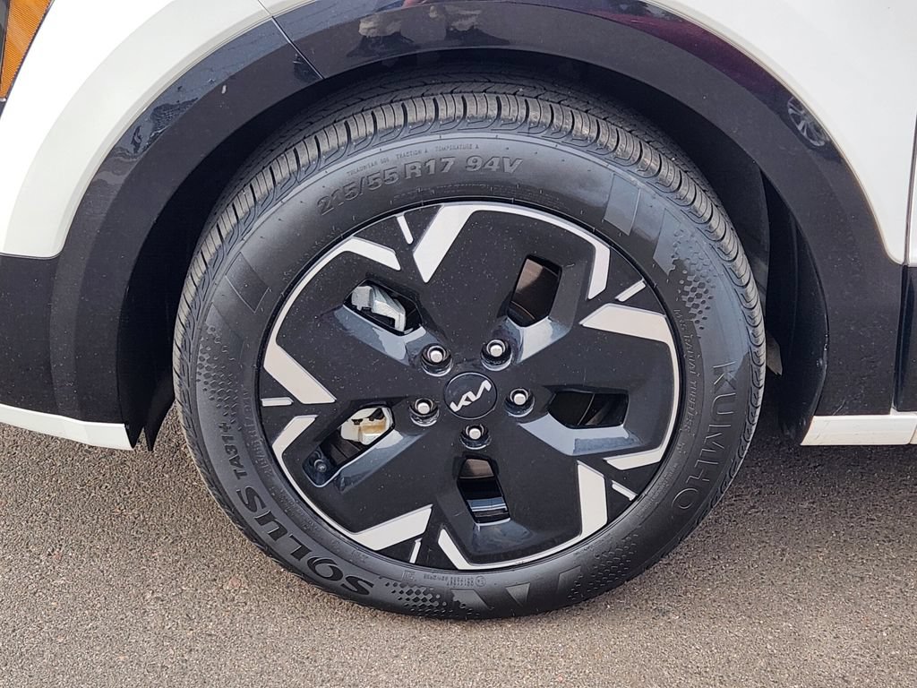 Certified 2023 Kia Niro Wind w/ Wind Preserve Package FWD image 10