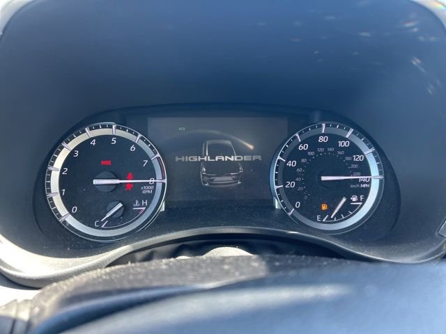 Used 2022 Toyota Highlander XLE image 29