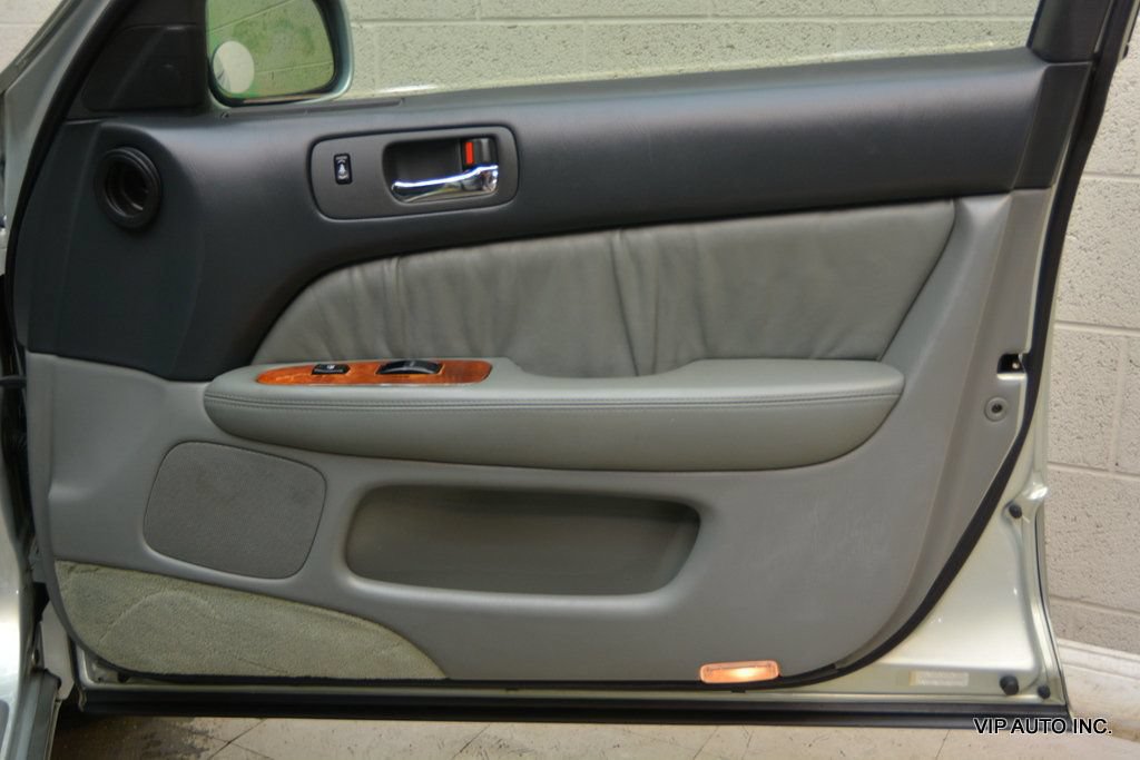 Used 1998 Lexus LS 400 RWD image 10