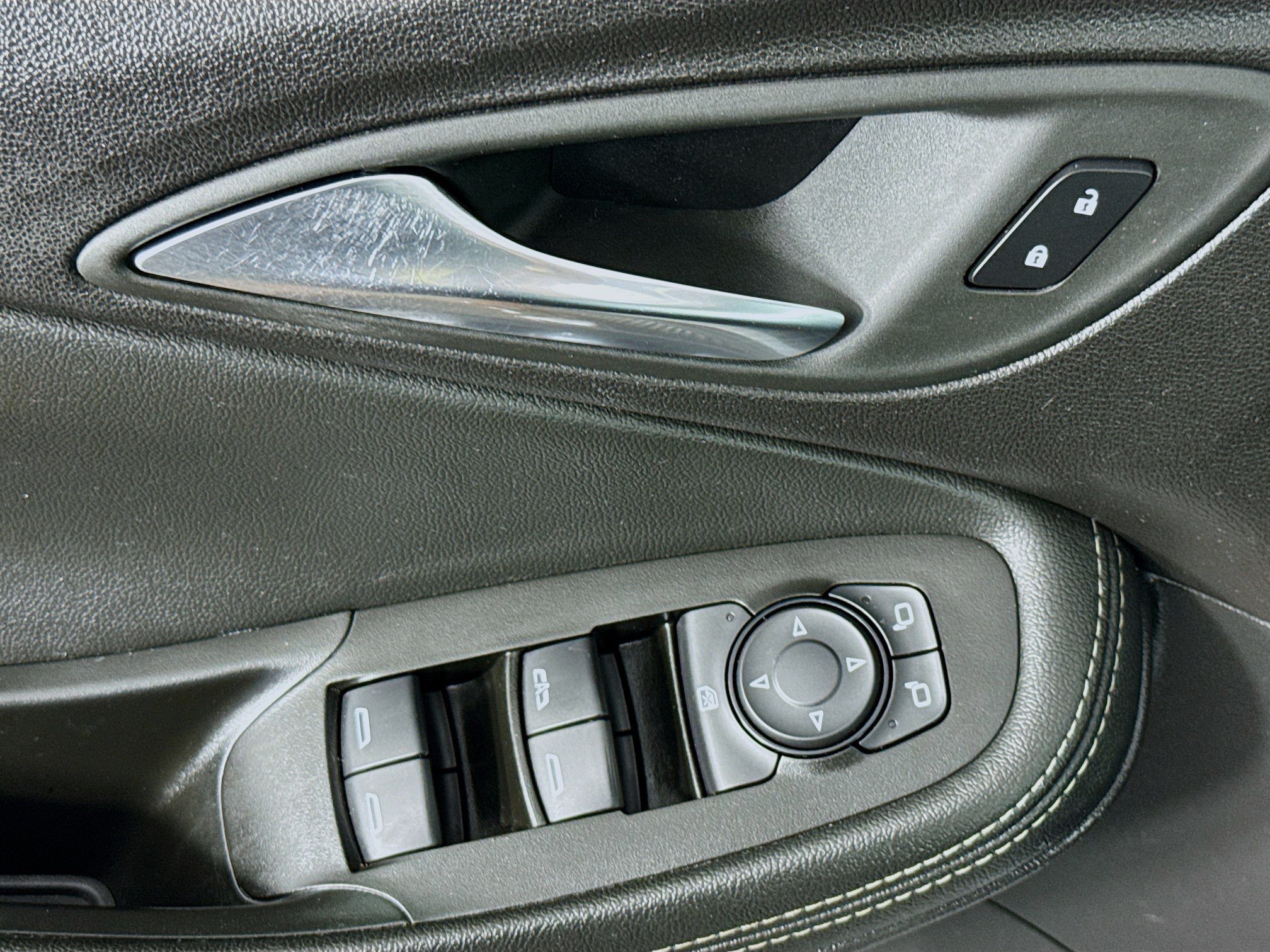 Used 2024 Buick Encore GX Preferred FWD image 23
