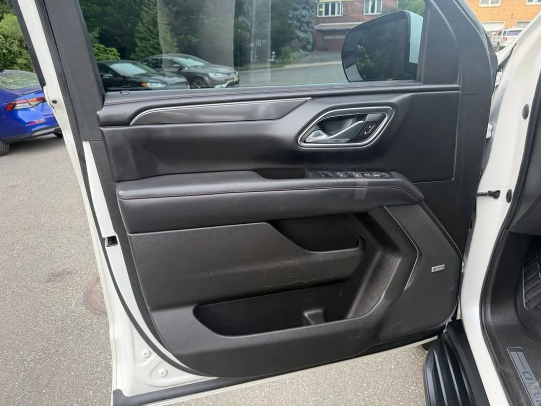 Used 2021 Chevrolet Suburban RST RWD image 12