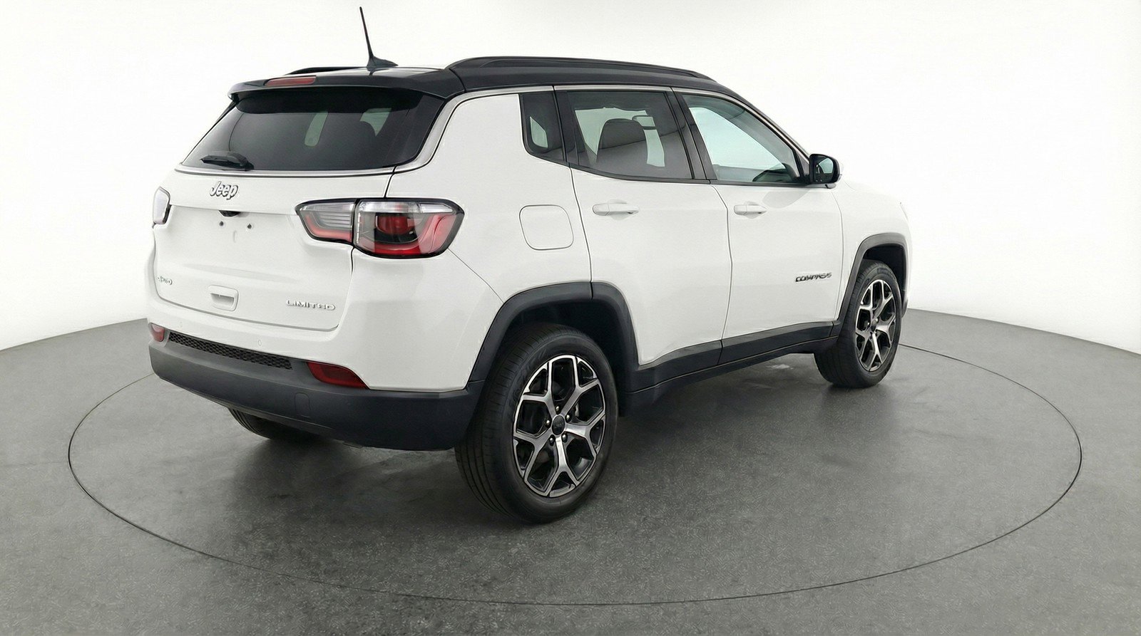 Used 2025 Jeep Compass Limited image 9