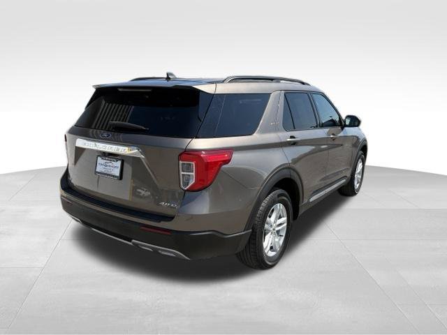 Used 2021 Ford Explorer XLT w/ Equipment Group 202A AWD/4WD image 2