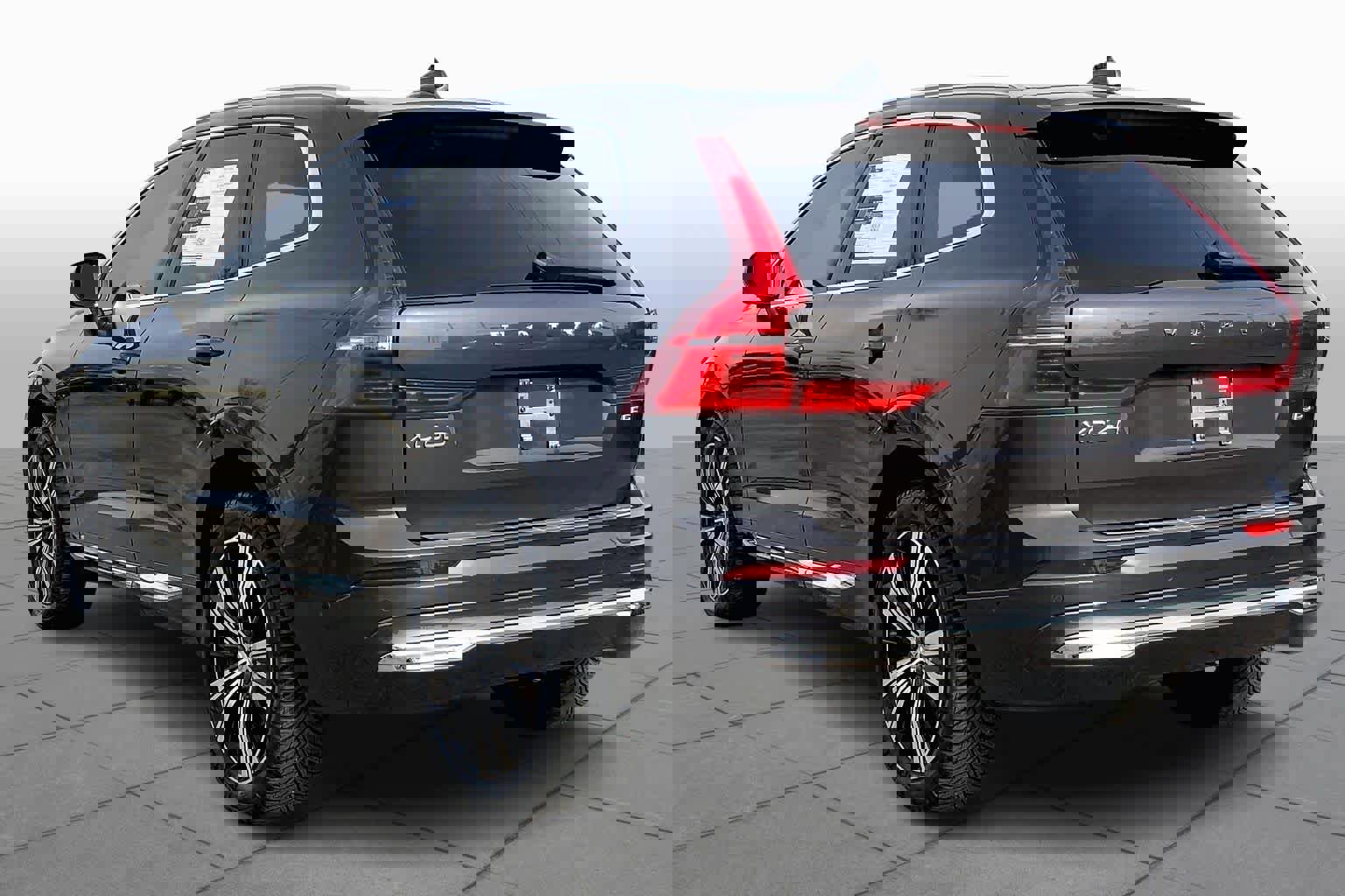 Used 2022 Volvo XC60 B5 Inscription w/ Advanced Package image 12