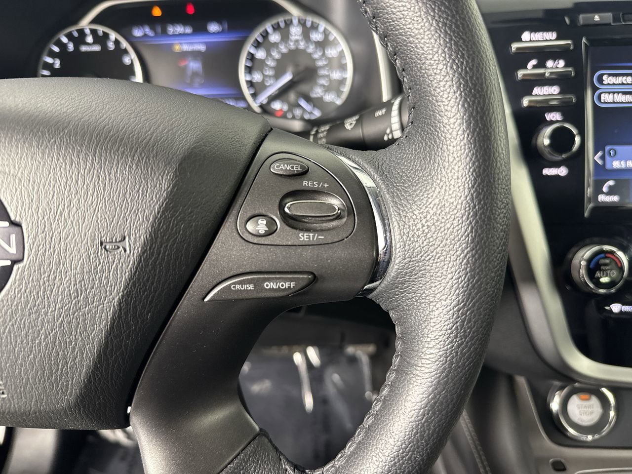 Used 2024 Nissan Murano SV w/ SV Midnight Edition Package AWD/4WD image 12