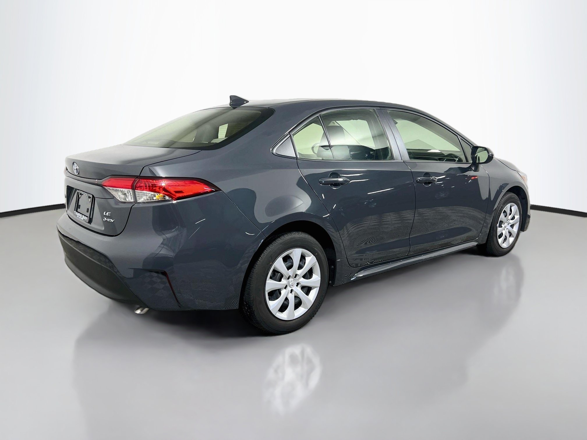 Used 2025 Toyota Corolla LE FWD image 4
