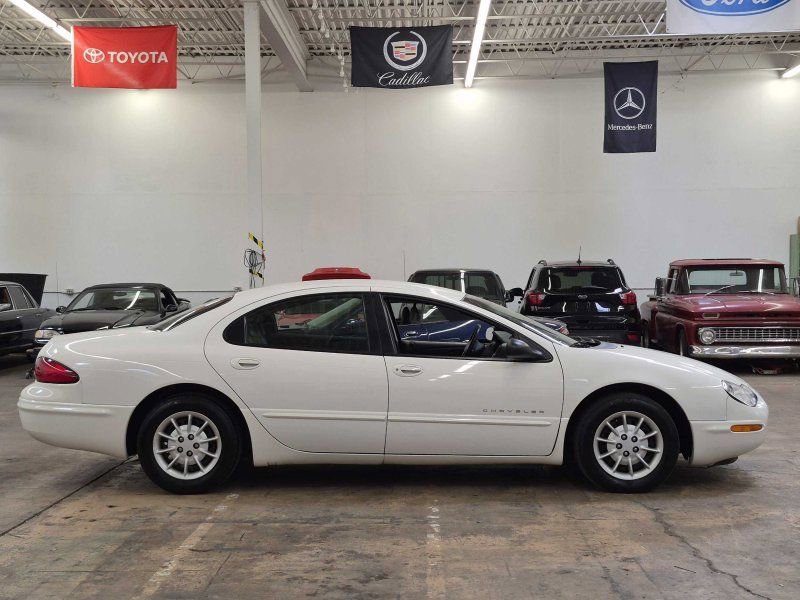Used 1998 Chrysler Concorde LXi FWD image 14