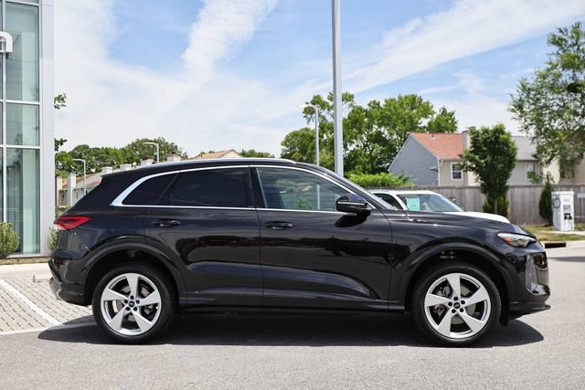 Used 2025 Audi Q5 Premium Plus w/ Premium Plus AWD/4WD image 4