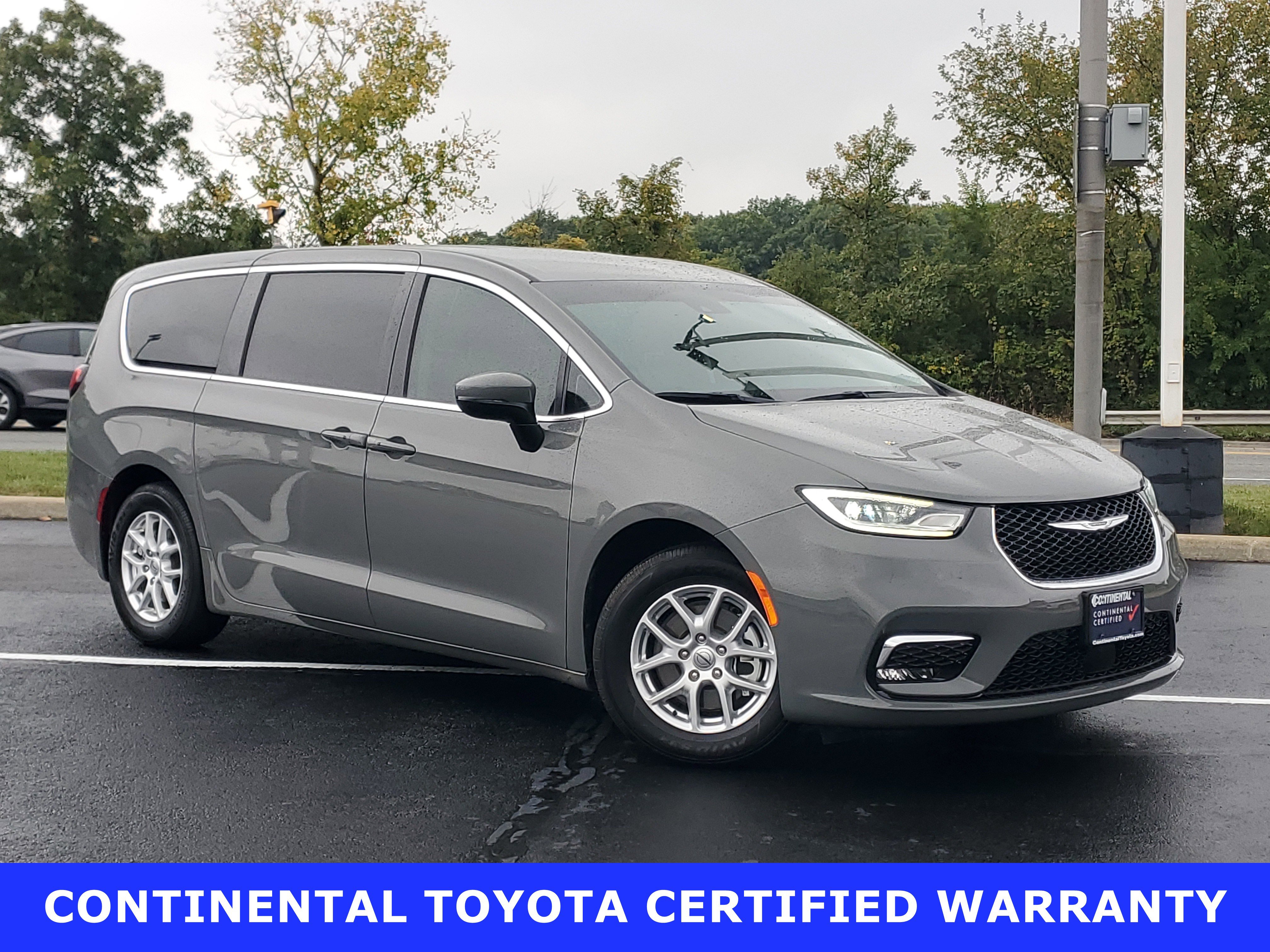 Used 2023 Chrysler Pacifica Touring-L