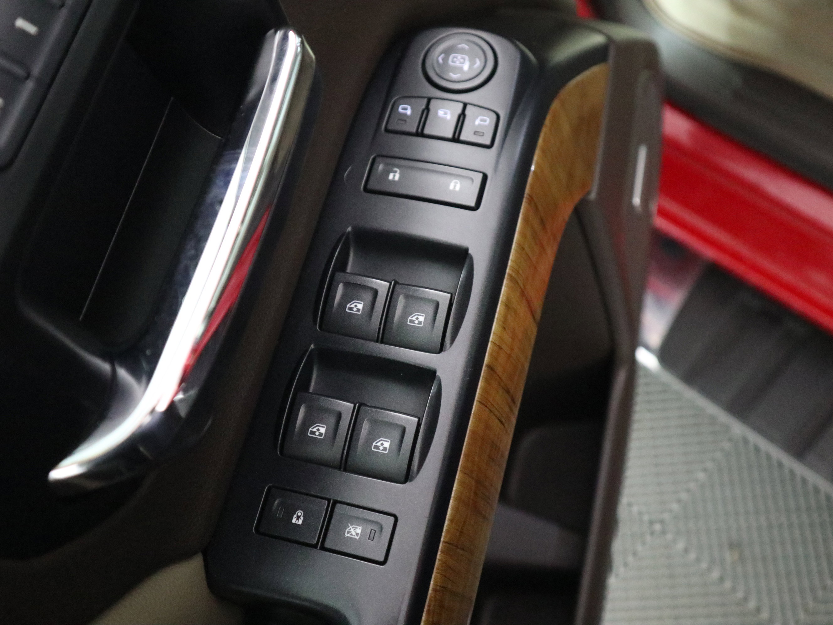 Used 2014 GMC Sierra 1500 SLT w/ Suspension Package, Off-Road image 34