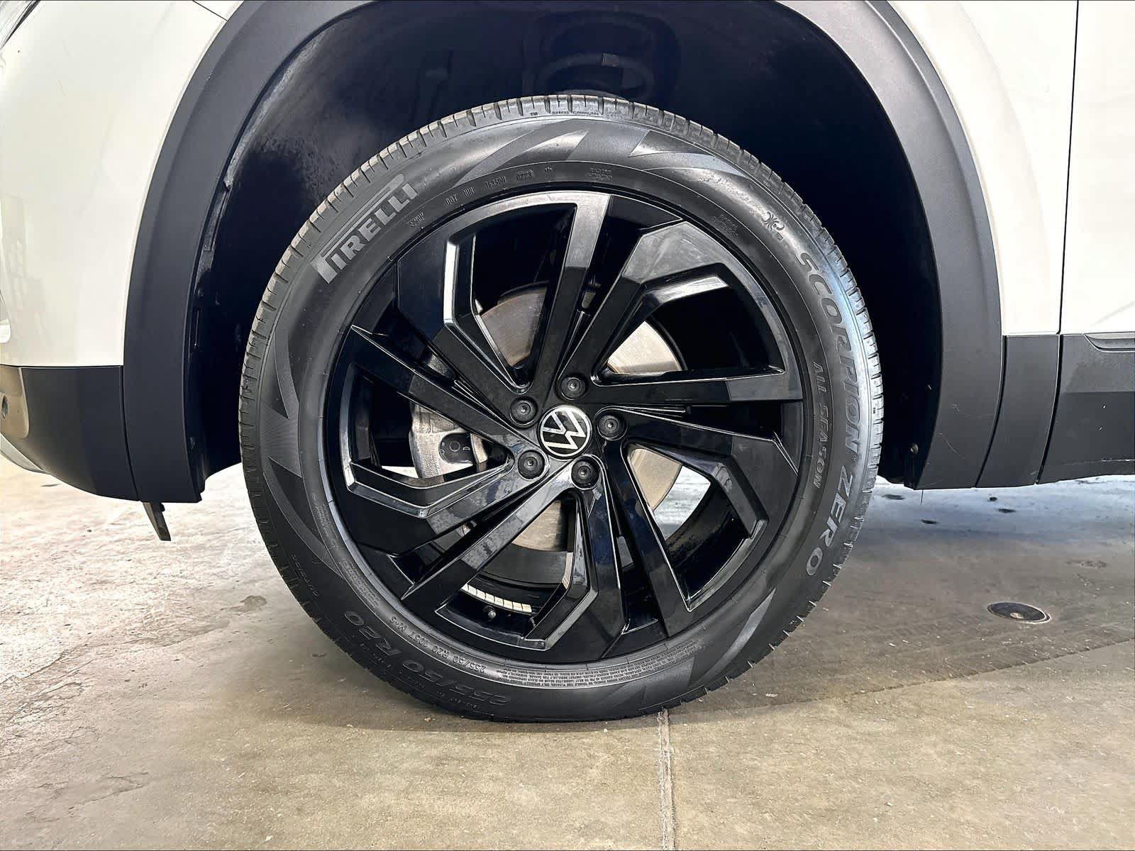 Used 2023 Volkswagen Atlas SE w/ Black Wheel Package AWD/4WD image 36