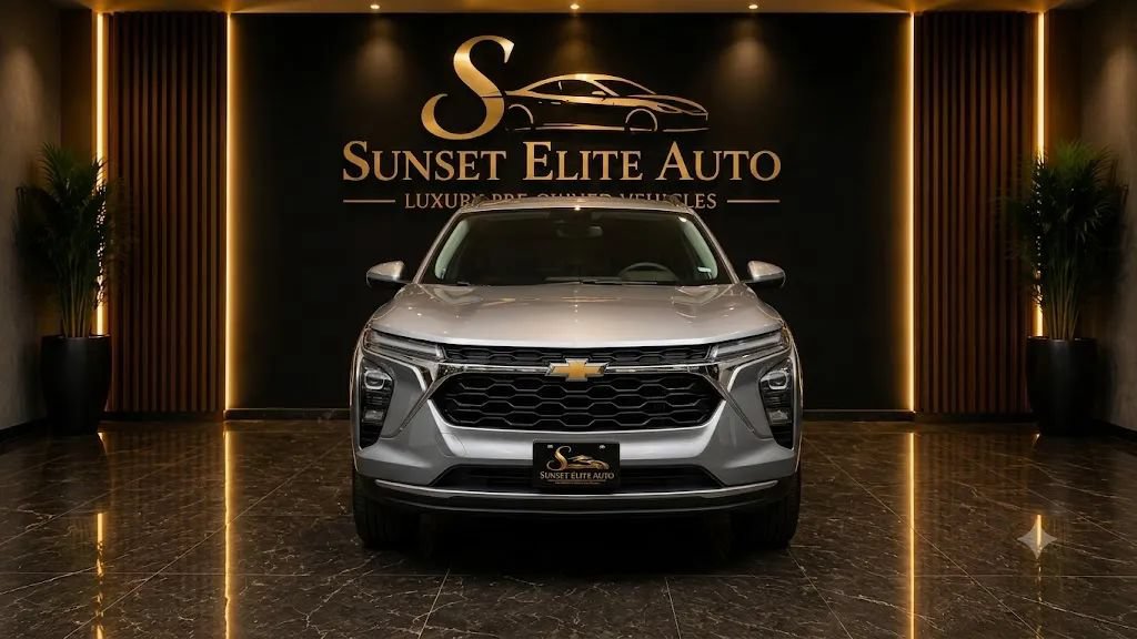 Used 2026 Chevrolet Trax LT FWD image 2