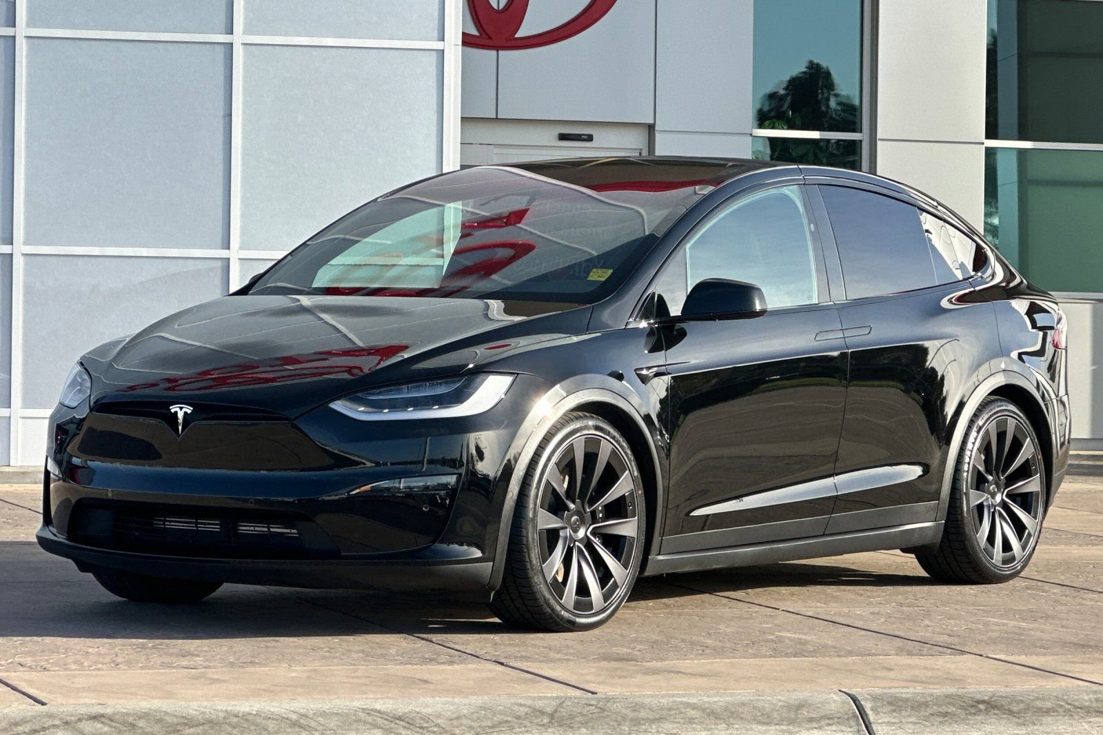 Used 2022 Tesla Model X Plaid image 8