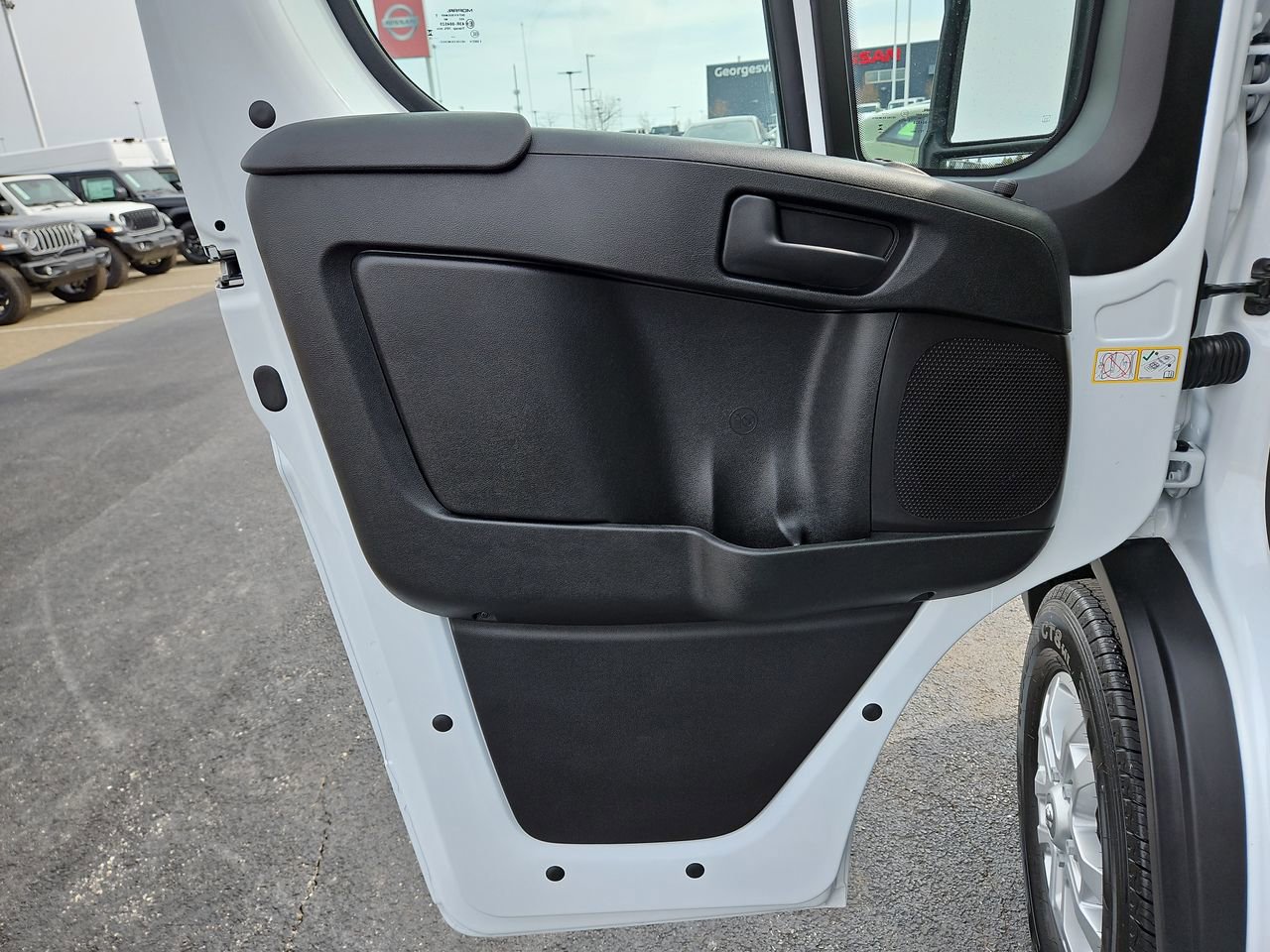 New 2025 RAM ProMaster 2500 w/ Quick Order Package 22G SLT image 13