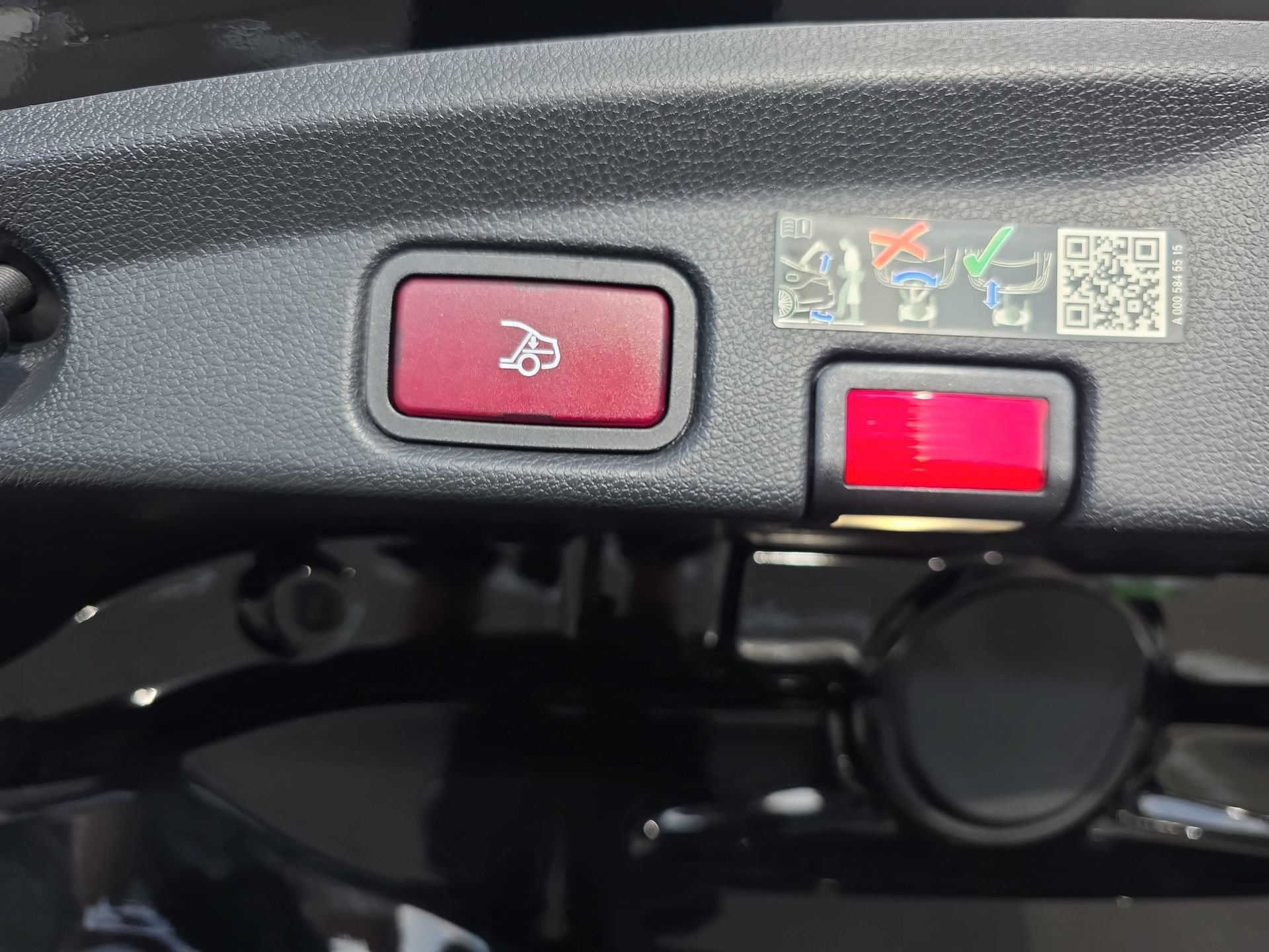 Certified 2022 Mercedes-Benz E 53 AMG 4MATIC Cabriolet image 13