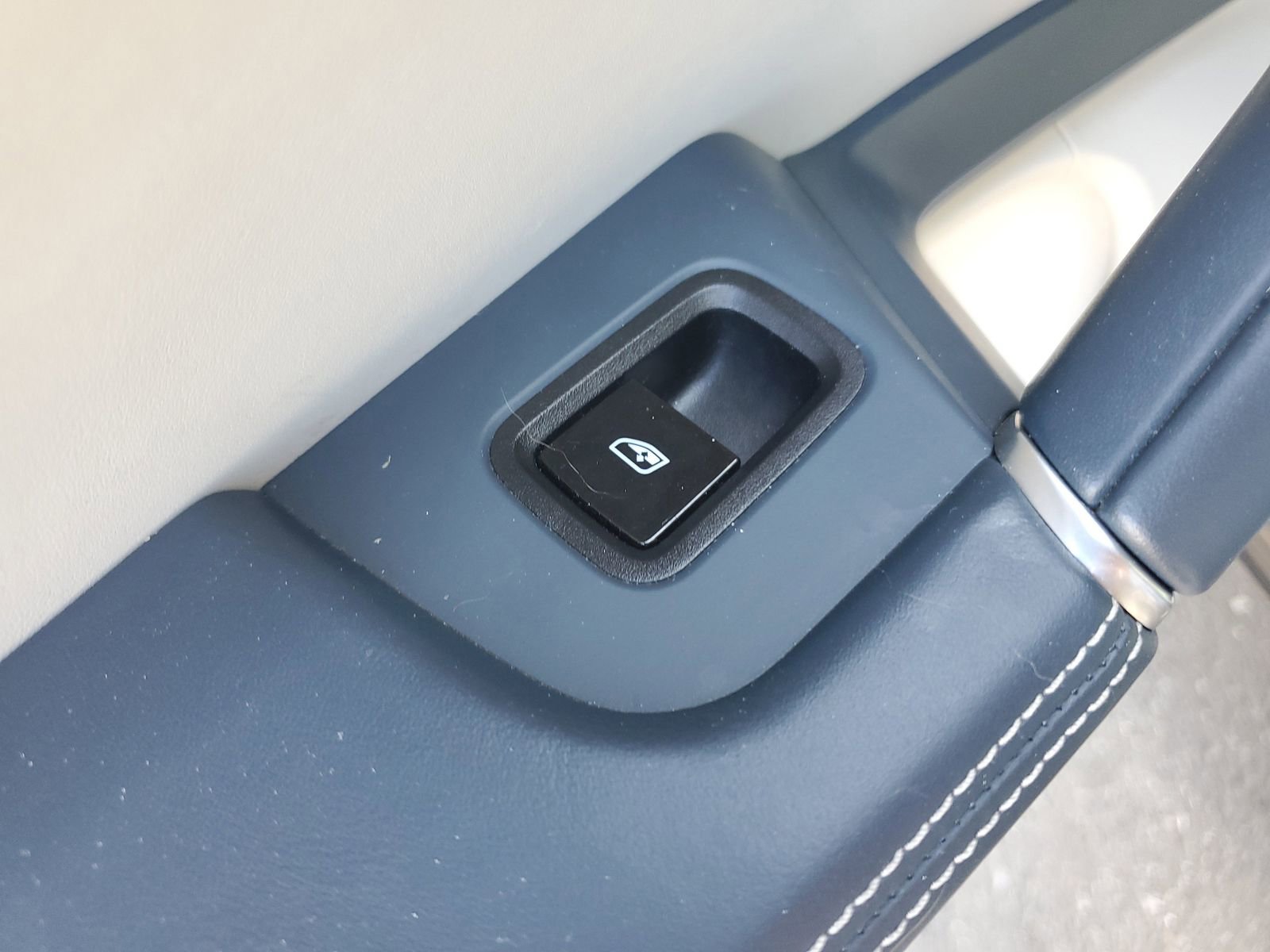 Used 2019 Porsche Cayenne image 16