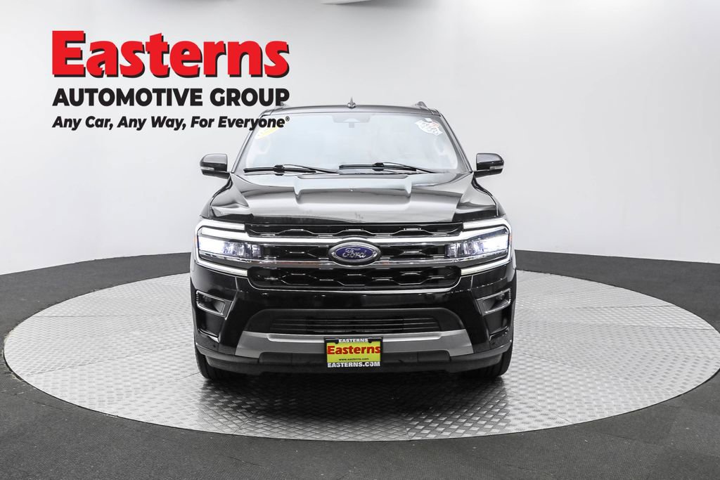 Used 2023 Ford Expedition Limited image 2