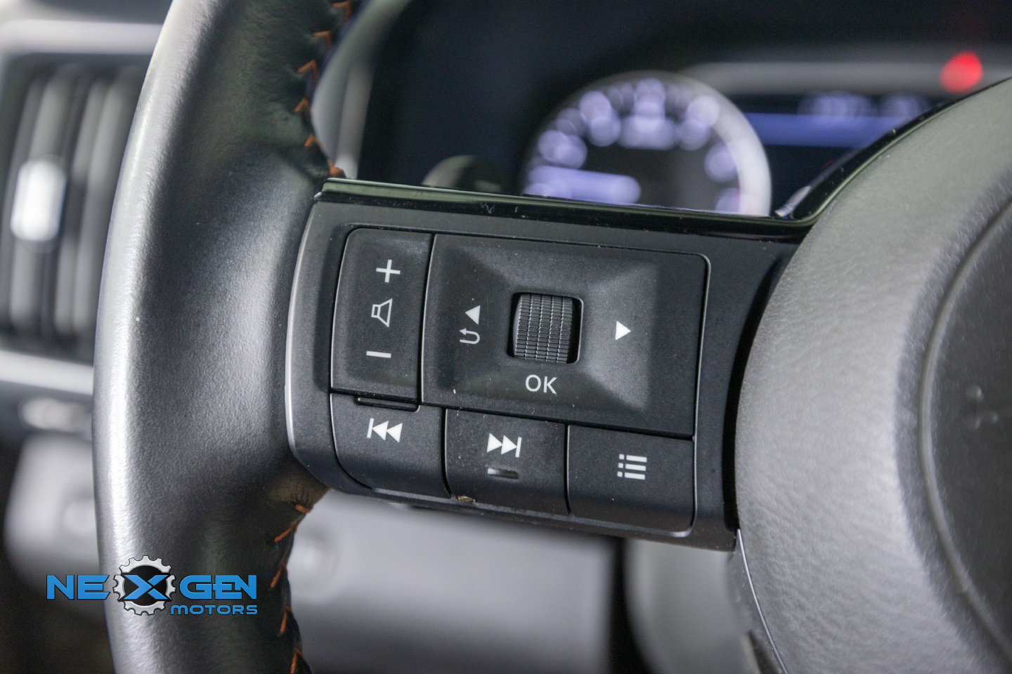 Used 2023 Nissan Pathfinder Rock Creek AWD/4WD image 17