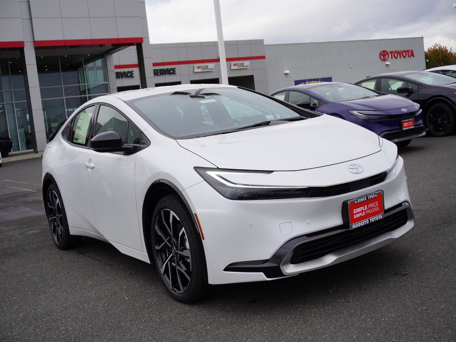 New 2026 Toyota Prius Plug-In Hybrid FWD image 1