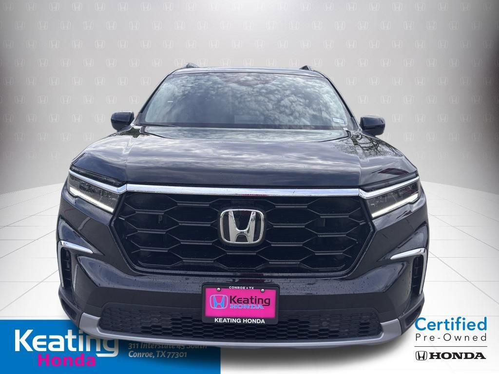 Used 2025 Honda Pilot Touring image 3