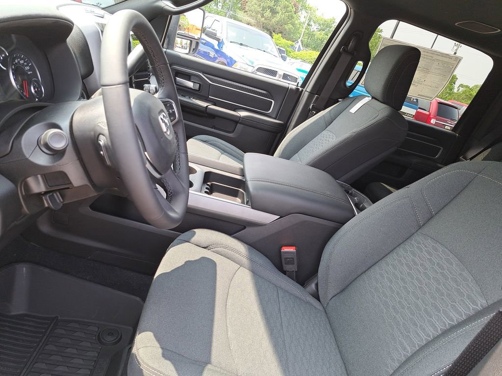 New 2025 RAM 2500 Big Horn AWD/4WD image 14