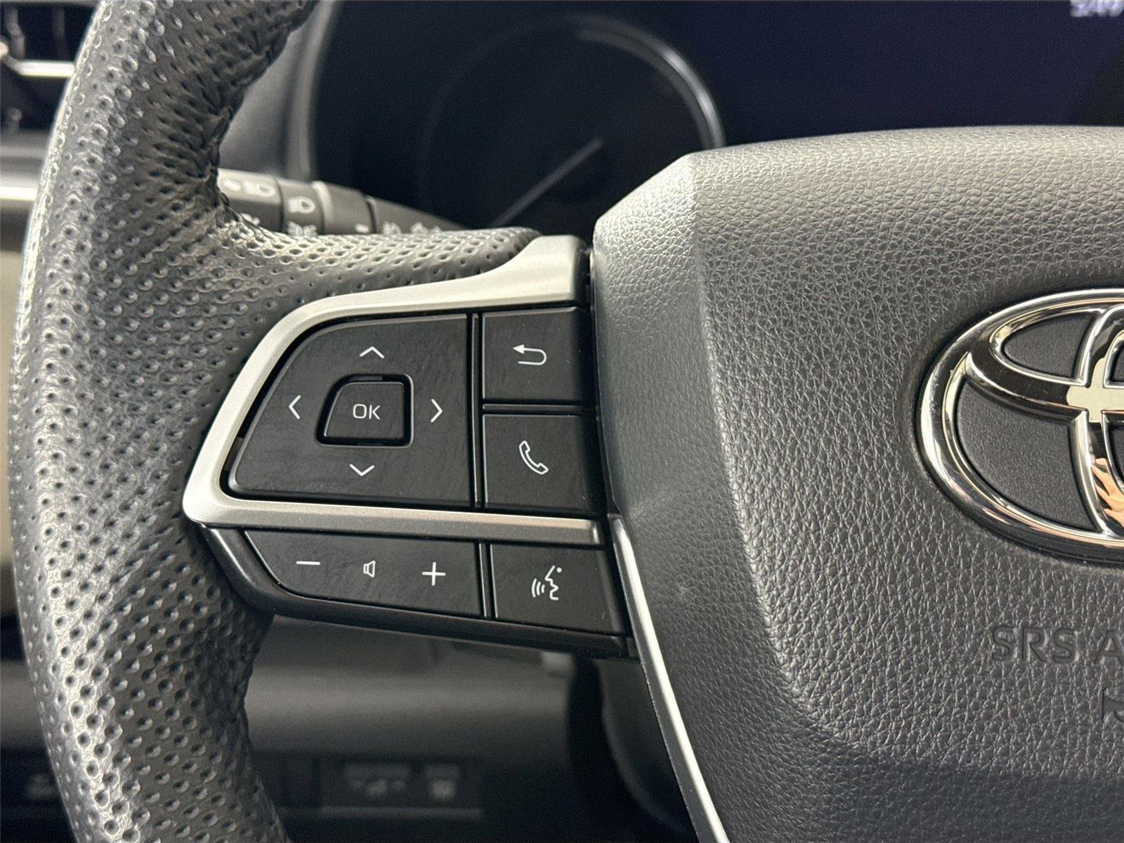 Certified 2023 Toyota Sienna Limited image 16